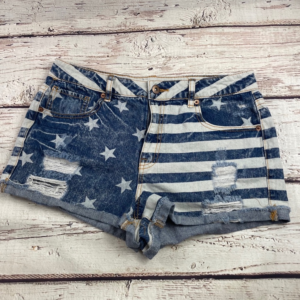 Forever 21 Stars Stripes Distressed Shorts Size 28